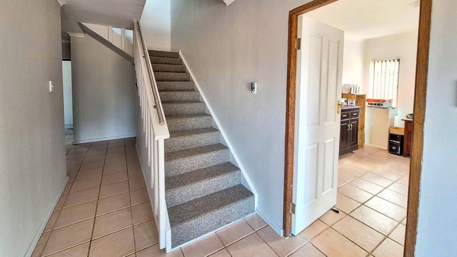 3 Bedroom Property for Sale in Grootbrakhoogte Western Cape